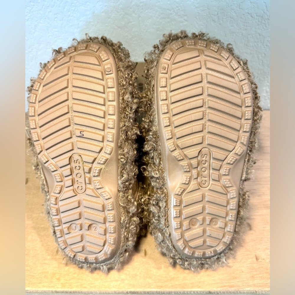 Crocs New! Classic Doodle Fur Lined Clog In Sepia Juniors/Youth Sz 2 Slip Ons - Picture 7 of 11